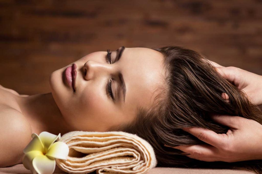 چگونه با ماساژ مو موهای زیبا و شاداب داشته باشیم