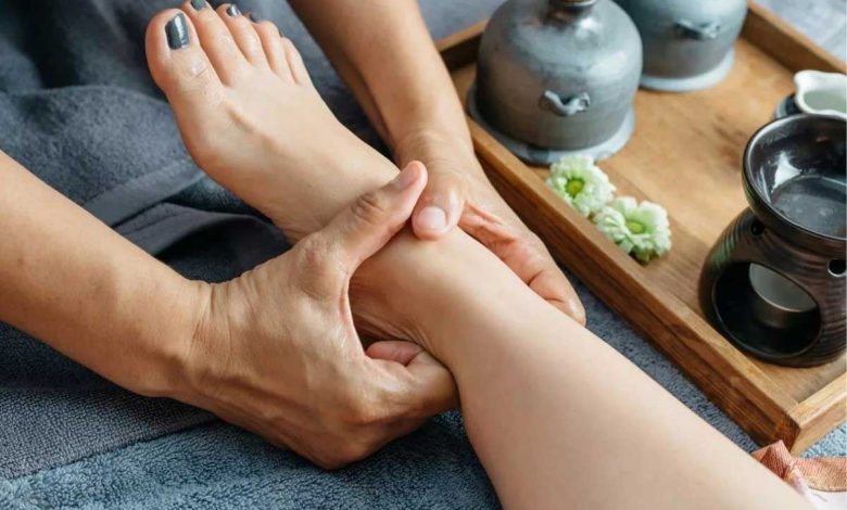 12 تکنیک کاربردی آموزش ماساژ پا برای رفع خستگی