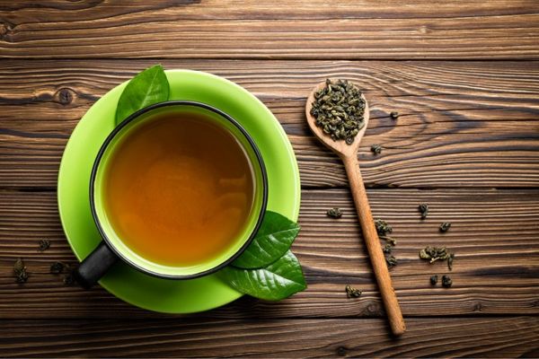 چای سبز برای پرپشت شدن ابرو و مژه