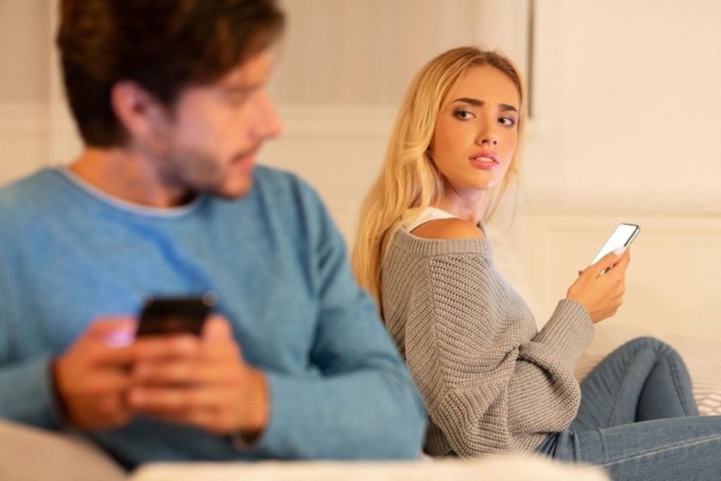 روش‌های تشخیص خیانت زن از روی چهره و بدن که باید بدانید