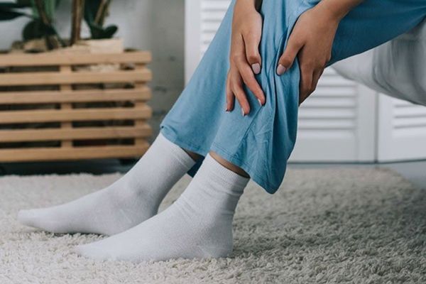 درمان سندرم پای بیقرار با ماساژ پا