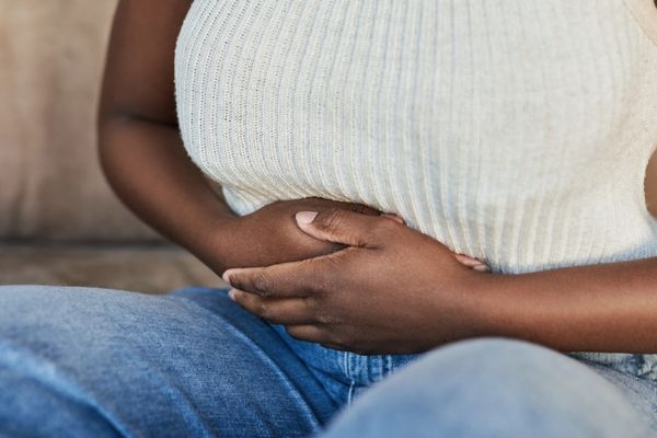 از کجا بفهمم باردارم؟ حساسیت سینه