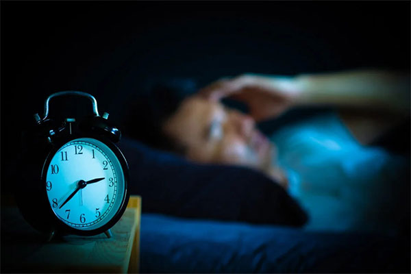 بی خوابی و اهمیت خواب کافی و با کیفیت