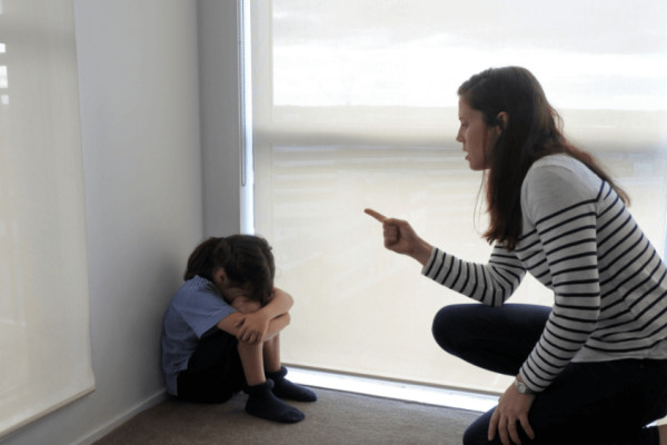چگونه خشم خود را در برابر کودکان کنترل کنیم؟