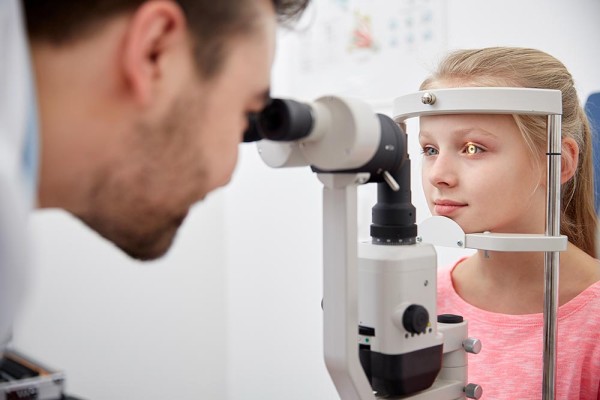 برای درمان کدام بیماری ها باید به پزشک متخصص چشم مراجعه کرد؟