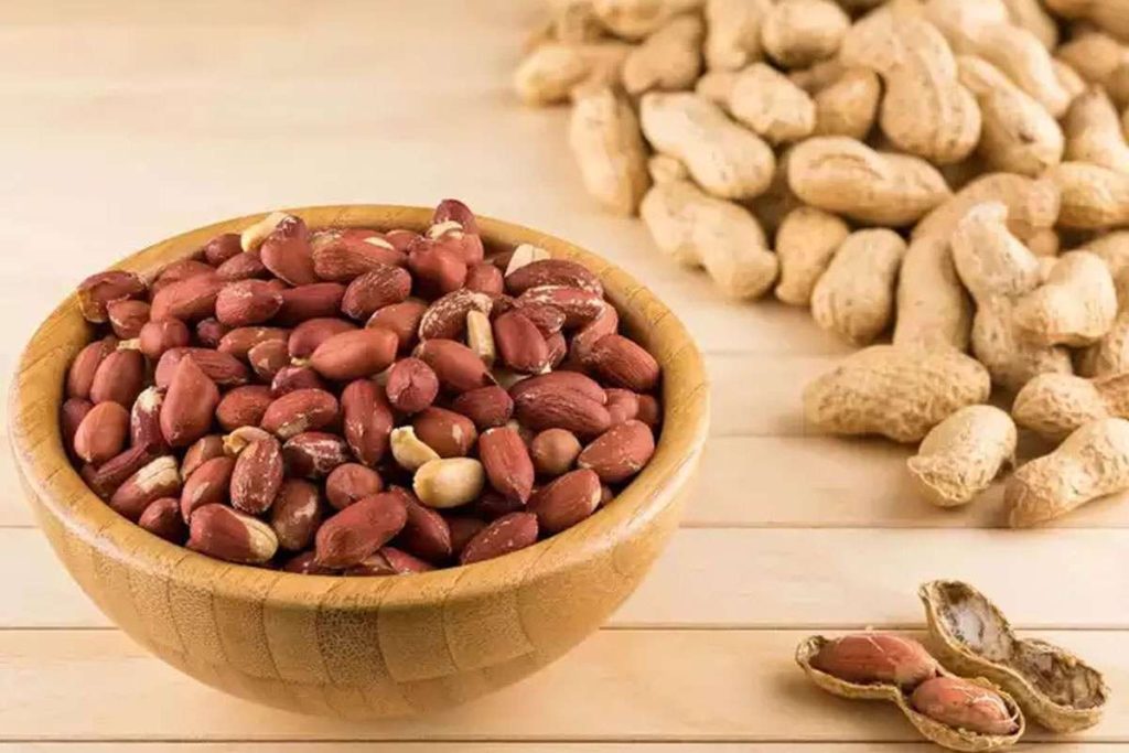 خواص بادام زمینی برای چاقی صورت